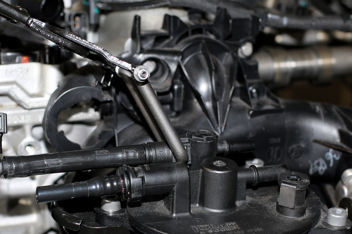 Fuel Line Pliers With Swivel Jaws - image 4